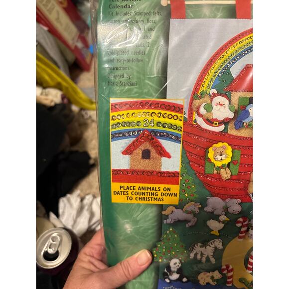 Bucilla felt appliqué vintage advent calendar Christmas at the  ark 83985 new - Picture 3 of 6